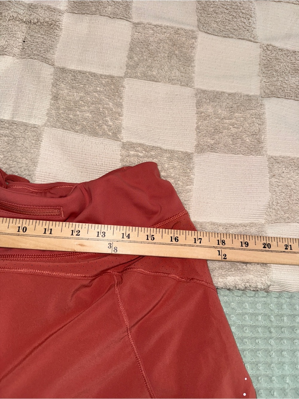 Athleta Run with It 4.5” Short size M - Picture 3 of 5